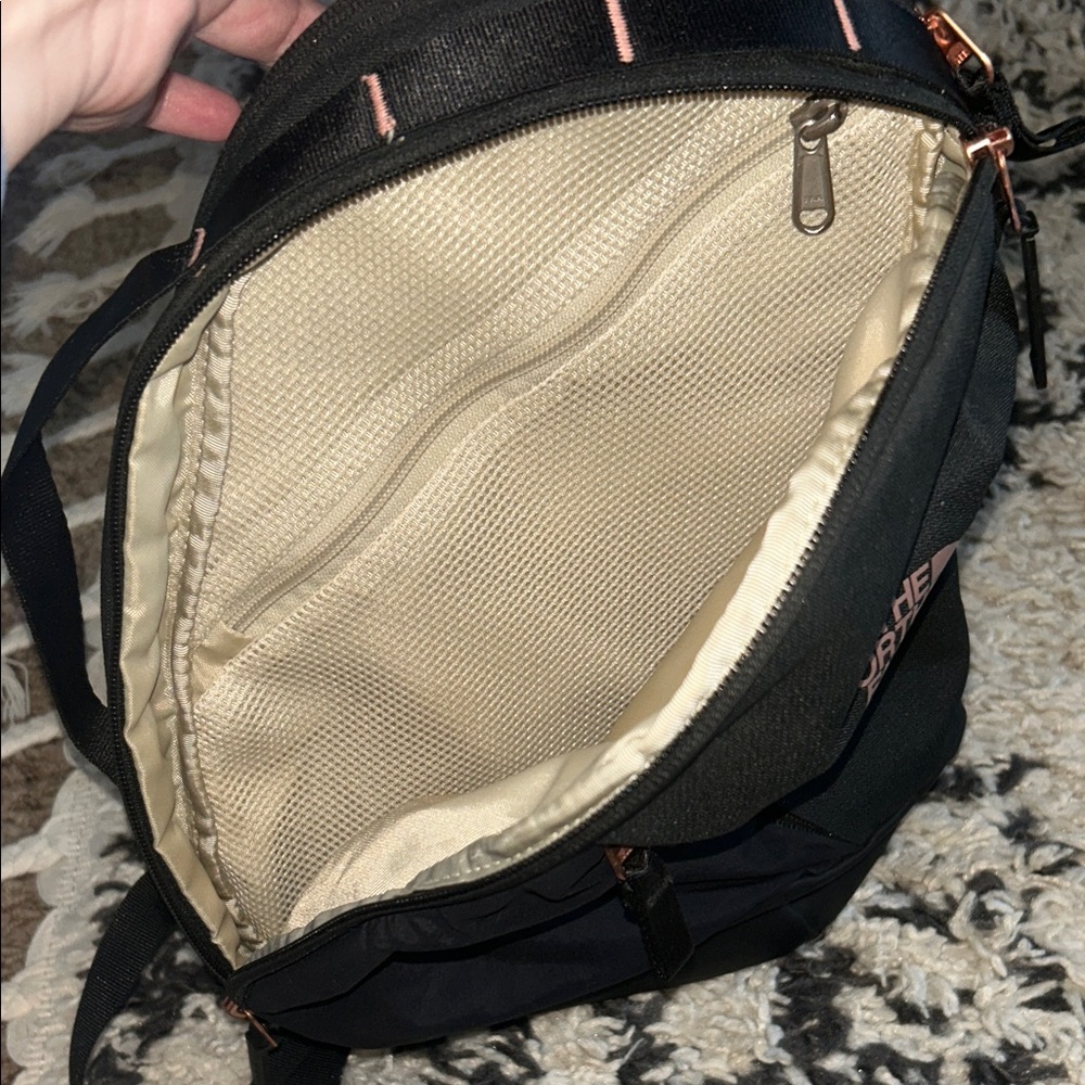 The North Face Isabella Sling Backpack - Picture 3 of 5